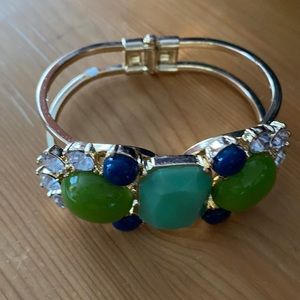 BANANA REPUBLIC hinged bracelet- NWOT